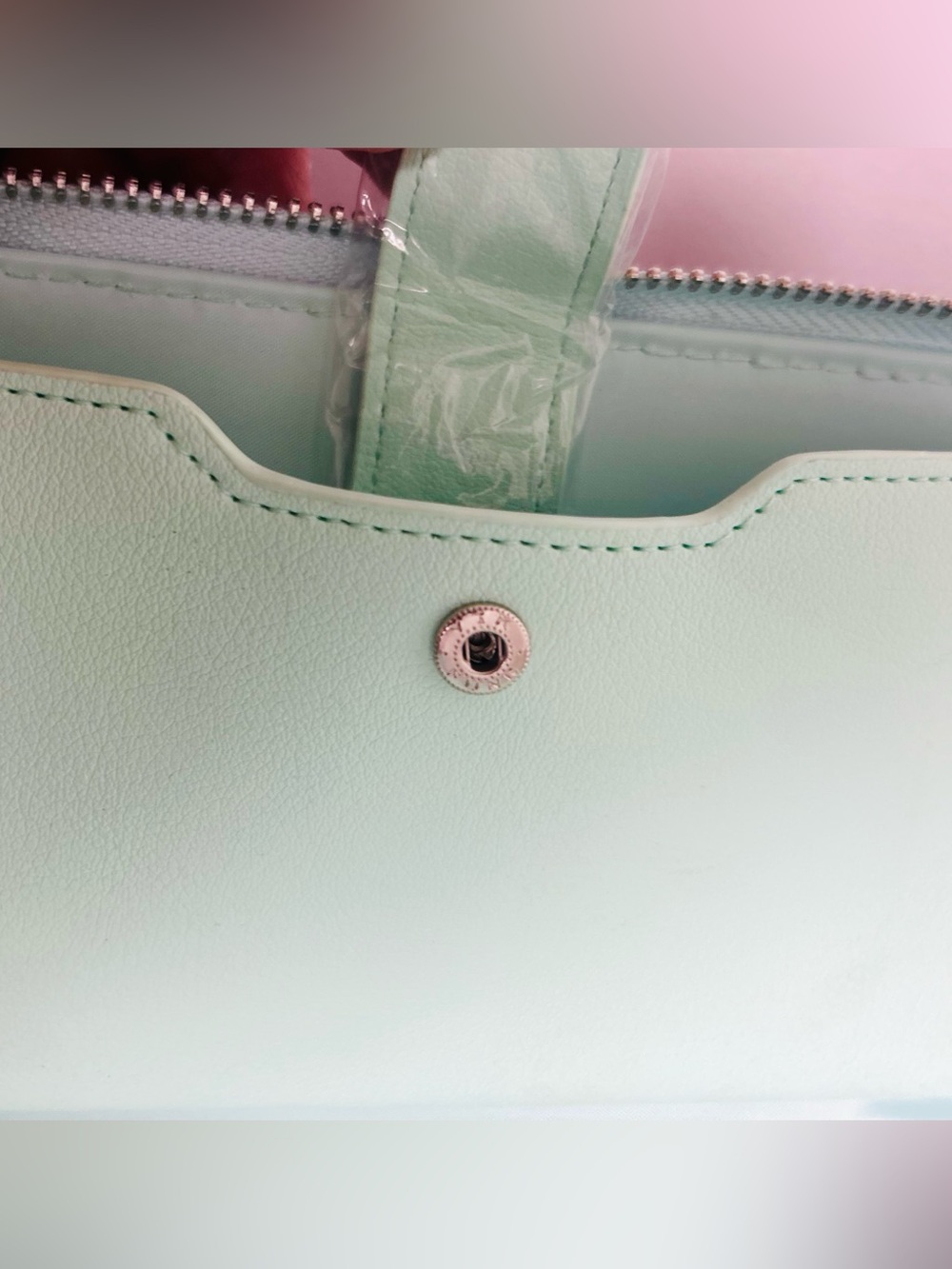 Flower Power Patchwork Zip Around Wristlet 🌸 - Picture 12 of 13